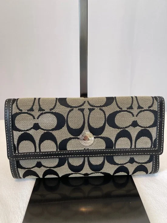 Coach Monogram Signature Wallet g - Picture 1 of 6